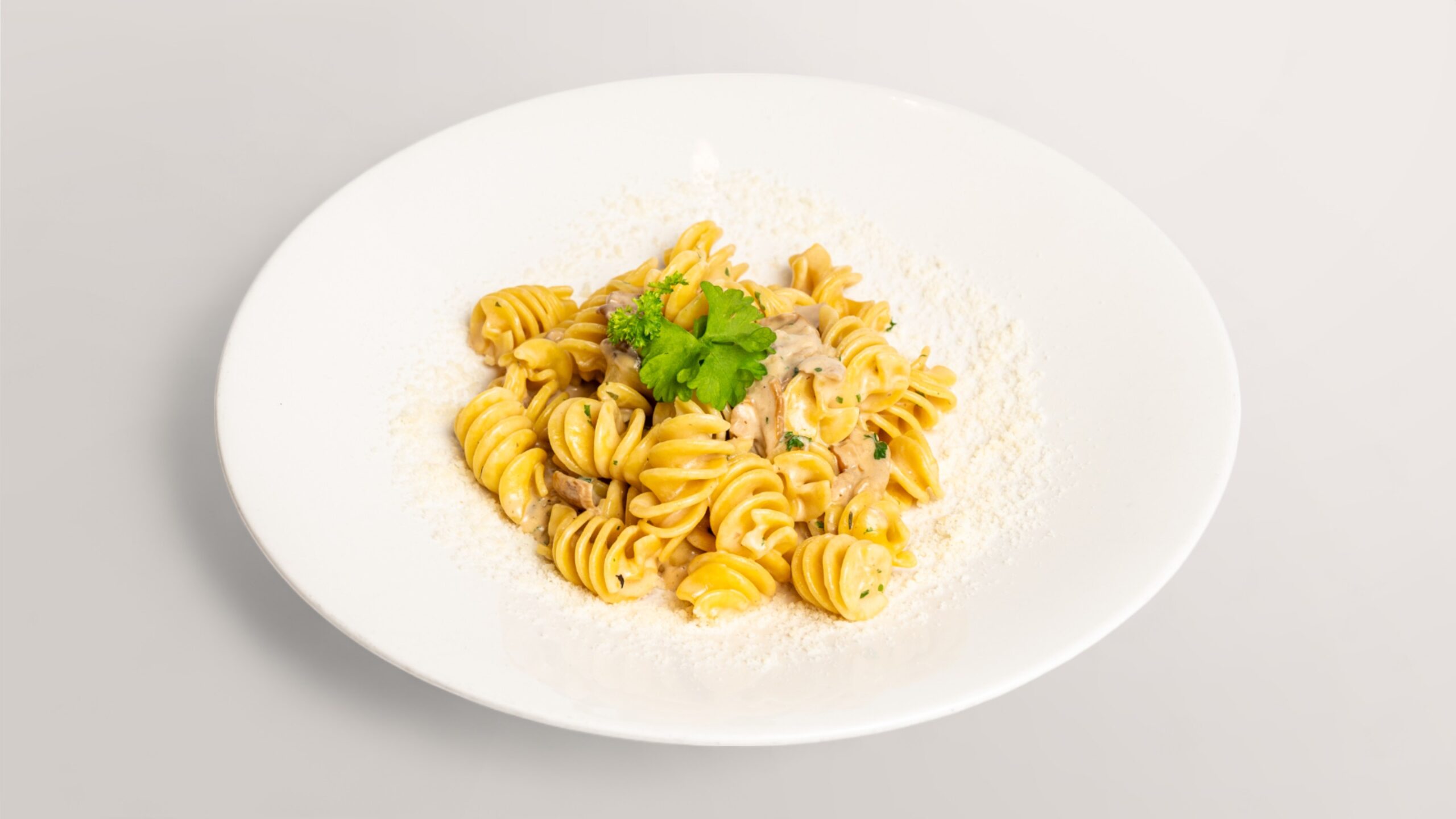 italian-restaurant_Fudilloni Giganti Con Porcini Fungi Misti Trifolati